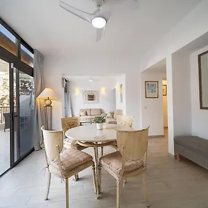  Apartment Oasis Bay - Cliffs, Beach, Town Center